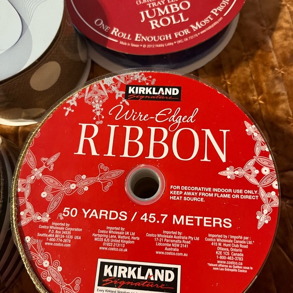 Signature Ribbon Collection - Red, Green, Gold - Picture 4 of 8